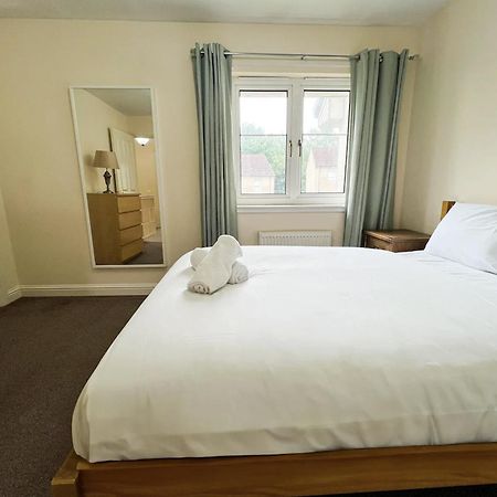 Glasgow Central - Entire House - Free Parking , Free Super Fast Wifi , Private Garden & Parking Security Esterno foto