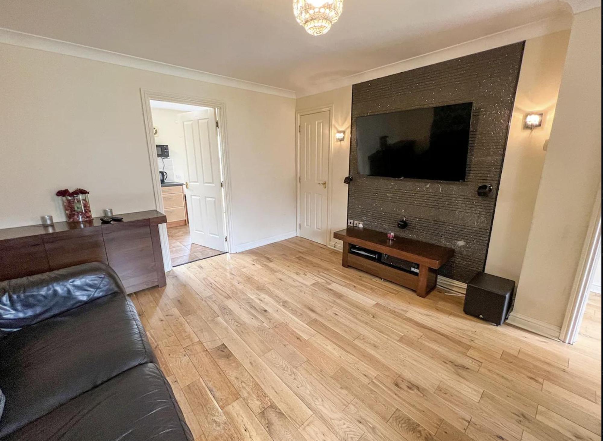 Glasgow Central - Entire House - Free Parking , Free Super Fast Wifi , Private Garden & Parking Security Esterno foto