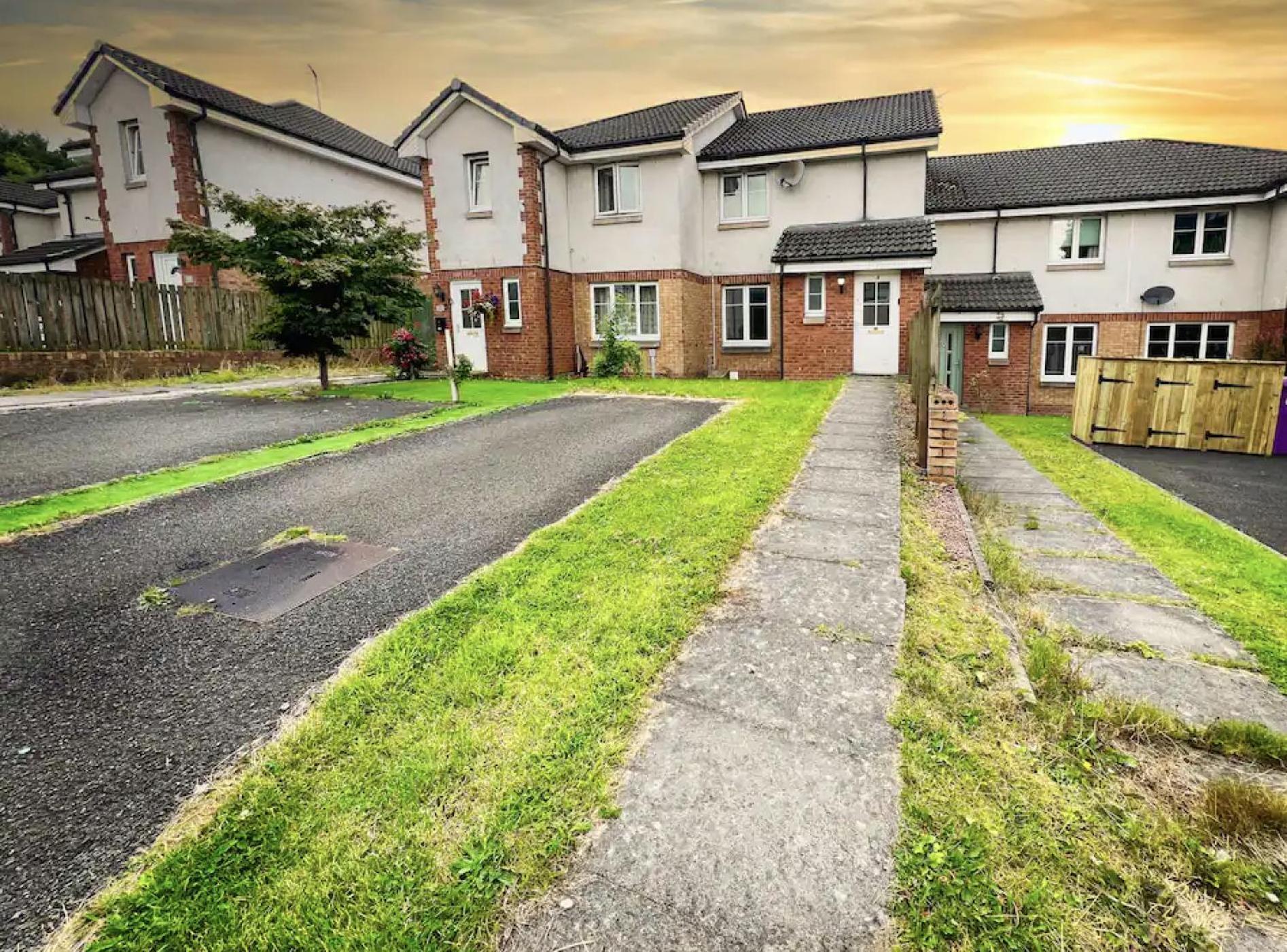 Glasgow Central - Entire House - Free Parking , Free Super Fast Wifi , Private Garden & Parking Security Esterno foto