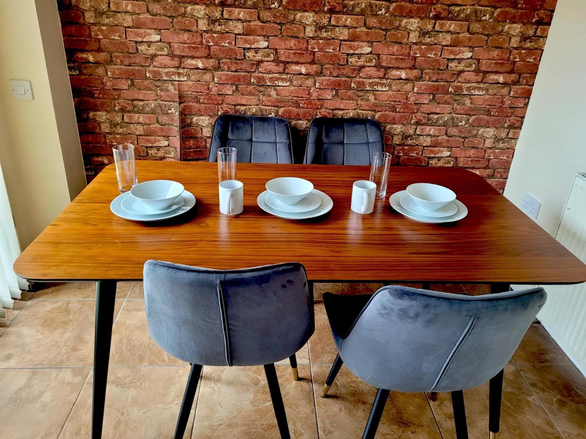 Glasgow Central - Entire House - Free Parking , Free Super Fast Wifi , Private Garden & Parking Security Esterno foto