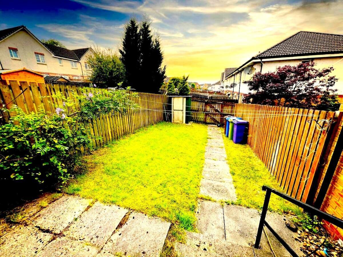 Glasgow Central - Entire House - Free Parking , Free Super Fast Wifi , Private Garden & Parking Security Esterno foto